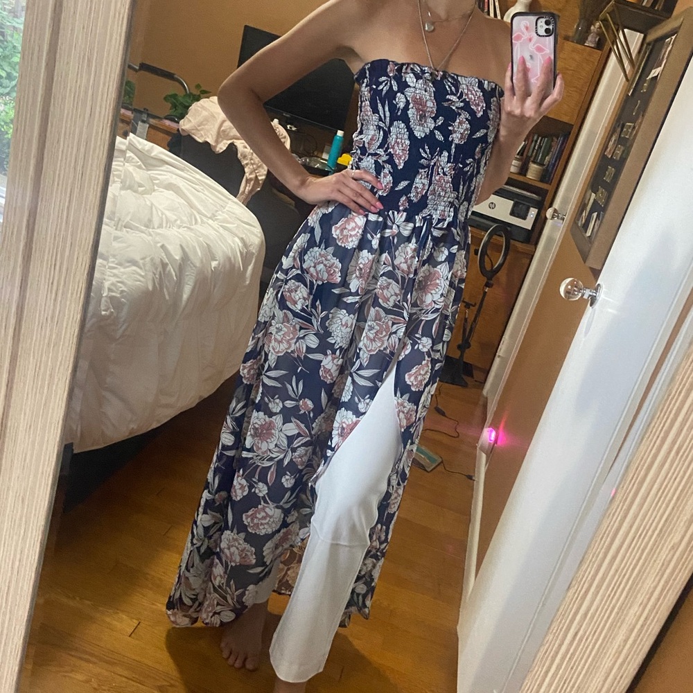 Floral strapless flowy top